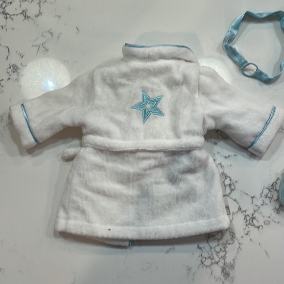 Authentic American Girl Doll Cozy Star Spa Robe, Slippers & Headband - Picture 2 of 10